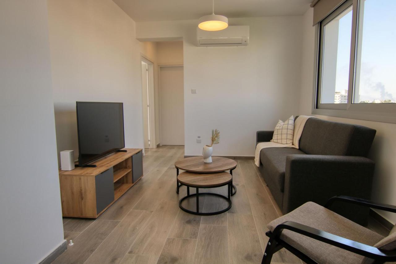 Phaedrus Living Coral Suites Bliss Lárnaca Exterior foto